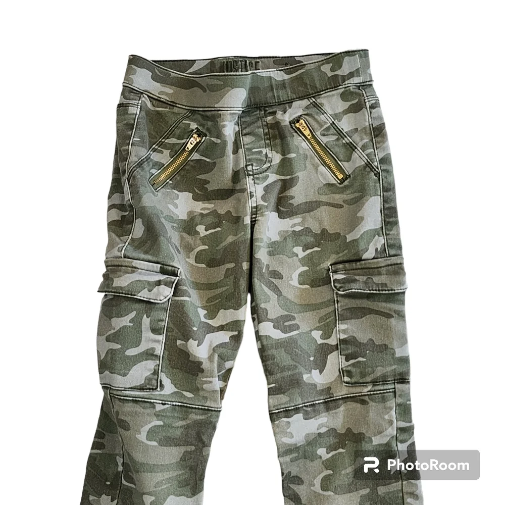 Girls Justice Camouflage pull on pants size 8.